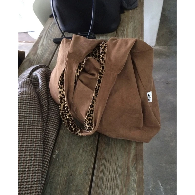 Ретро леопардовый принт Un*jay двусторонние большие холщовые сумки через плечо Capaci женские модные холщовые сумки
Ретро леопардовый принт Un*jay двусторонние большие холщовые сумки через плечо Capaci женские модные холщовые сумки