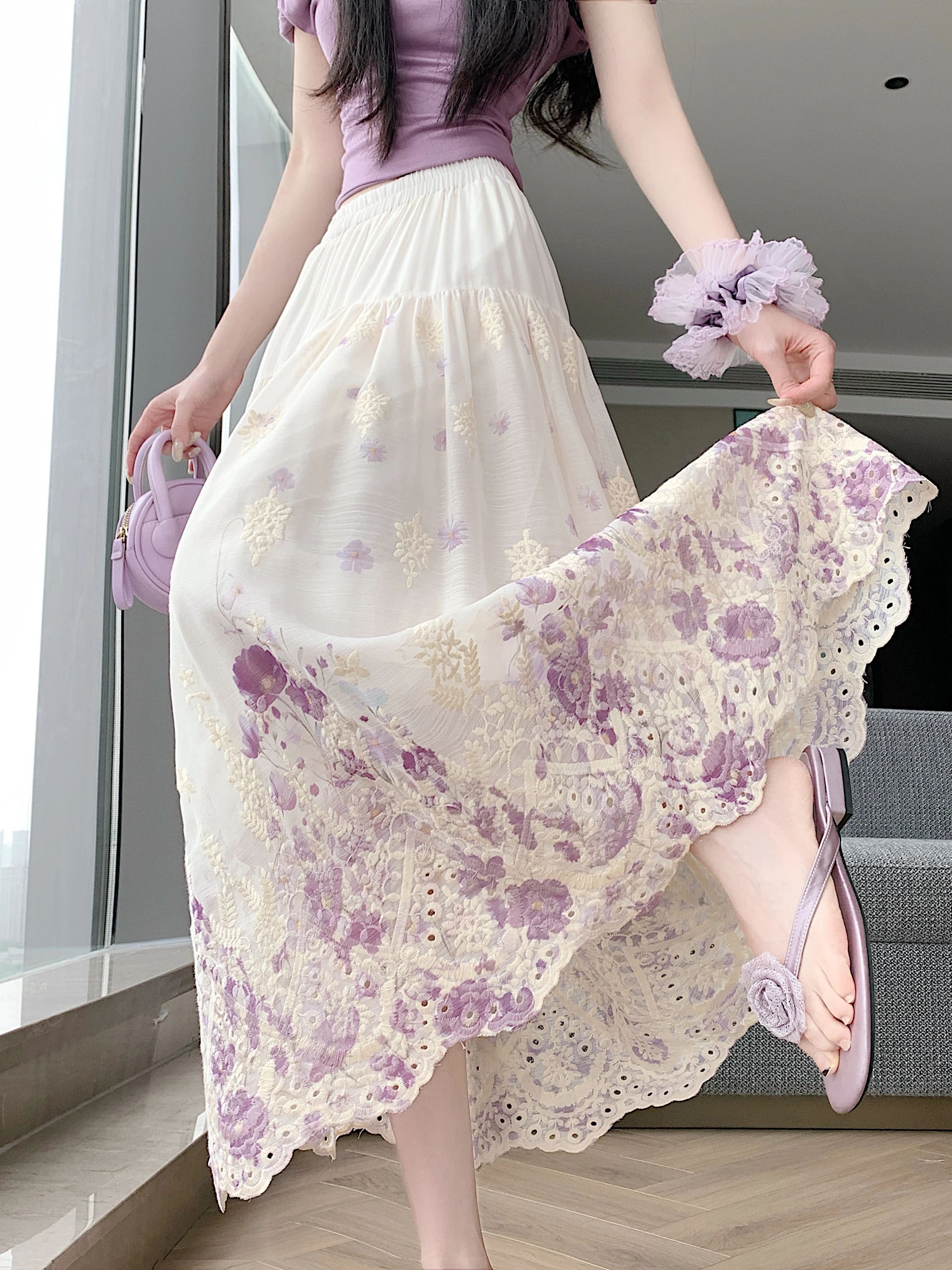 Elegant Embroidered Floral Halter Neck Dress Women's Summer Slimming Hip Covering A-Line Gored Umbrella Skirt Long Dress
Elegant Embroidered Floral Halter Neck Dress Women's Summer Slimming Hip Covering A-Line Gored Umbrella Skirt Long Dress