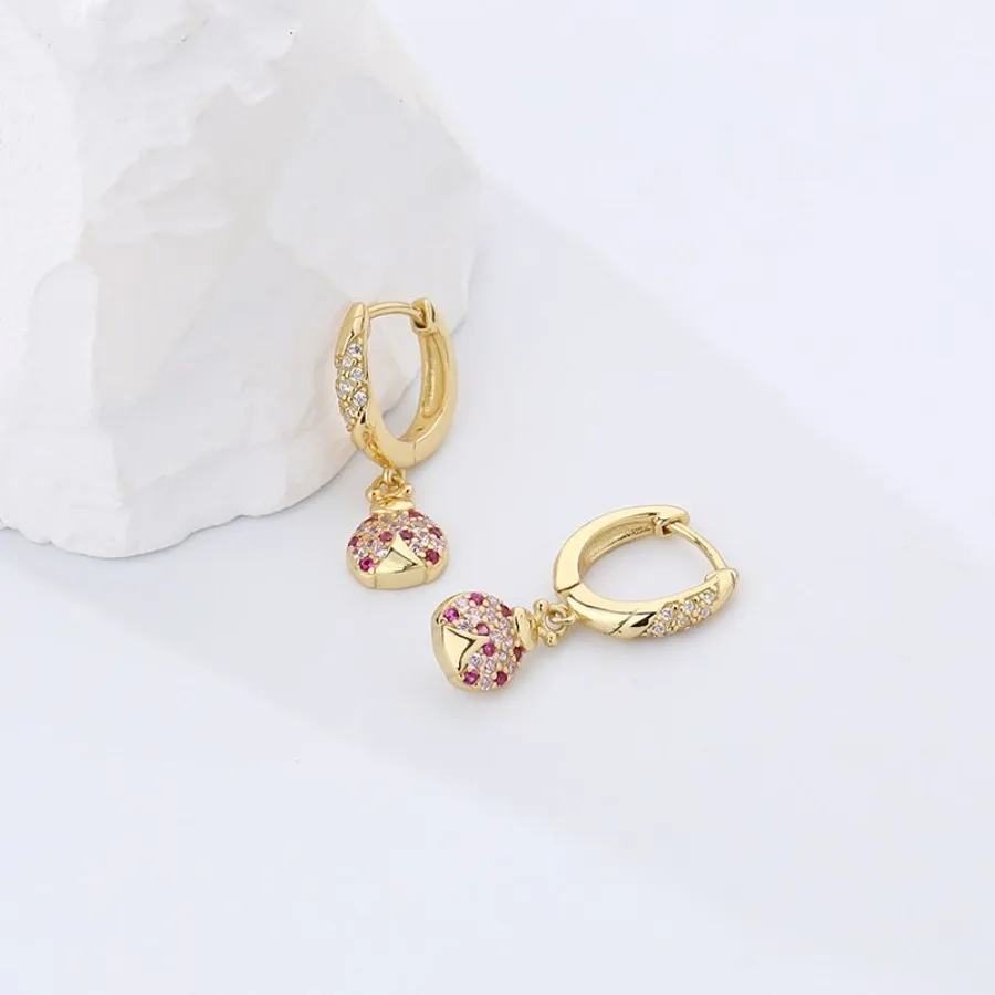 Серьги из стерлингового серебра 925 пробы с микросным цирконом, женские легкие роскошные серьги, нишевые модные серьги в стиле ретро
Серьги из стерлингового серебра 925 пробы с микросным цирконом, женские легкие роскошные серьги, нишевые модные серьги в стиле ретро