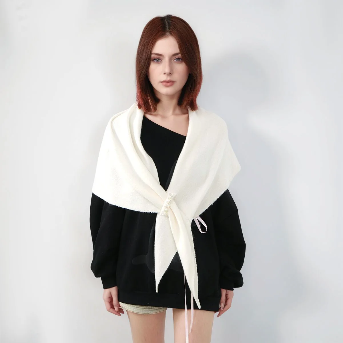 Новый женский модный элегантный однотонный треугольный шарф, многофункциональная ретро шаль для отдыха на открытом воздухе, накидка
Новый женский модный элегантный однотонный треугольный шарф, многофункциональная ретро шаль для отдыха на открытом воздухе, накидка