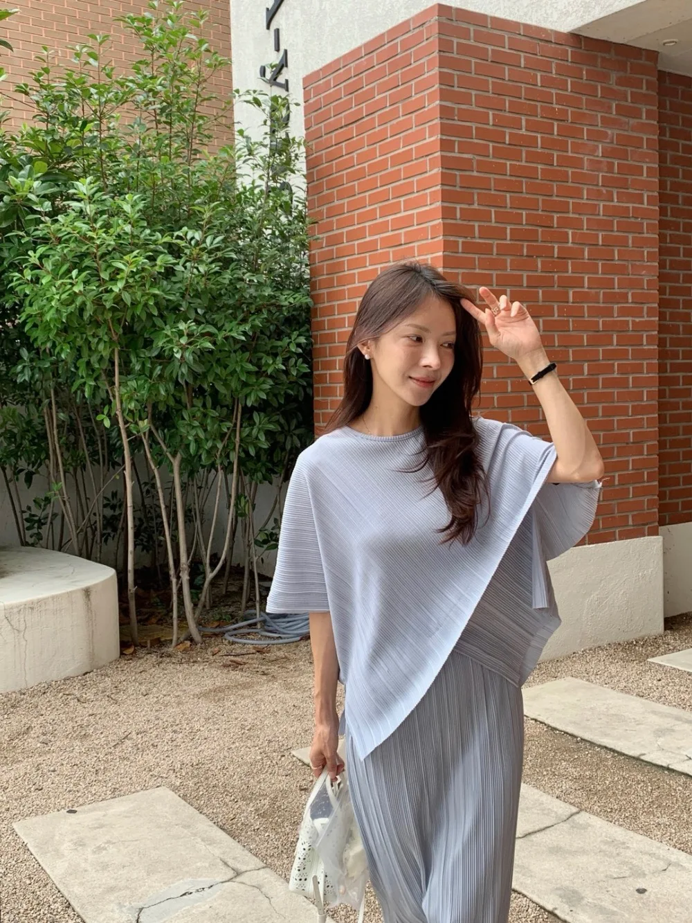 High Waist Midi Skirt Set round Neck Two Piece Suit Elegant Dongda Gate Women's Fashion Ensemble Summer Collection
High Waist Midi Skirt Set round Neck Two Piece Suit Elegant Dongda Gate Women's Fashion Ensemble Summer Collection