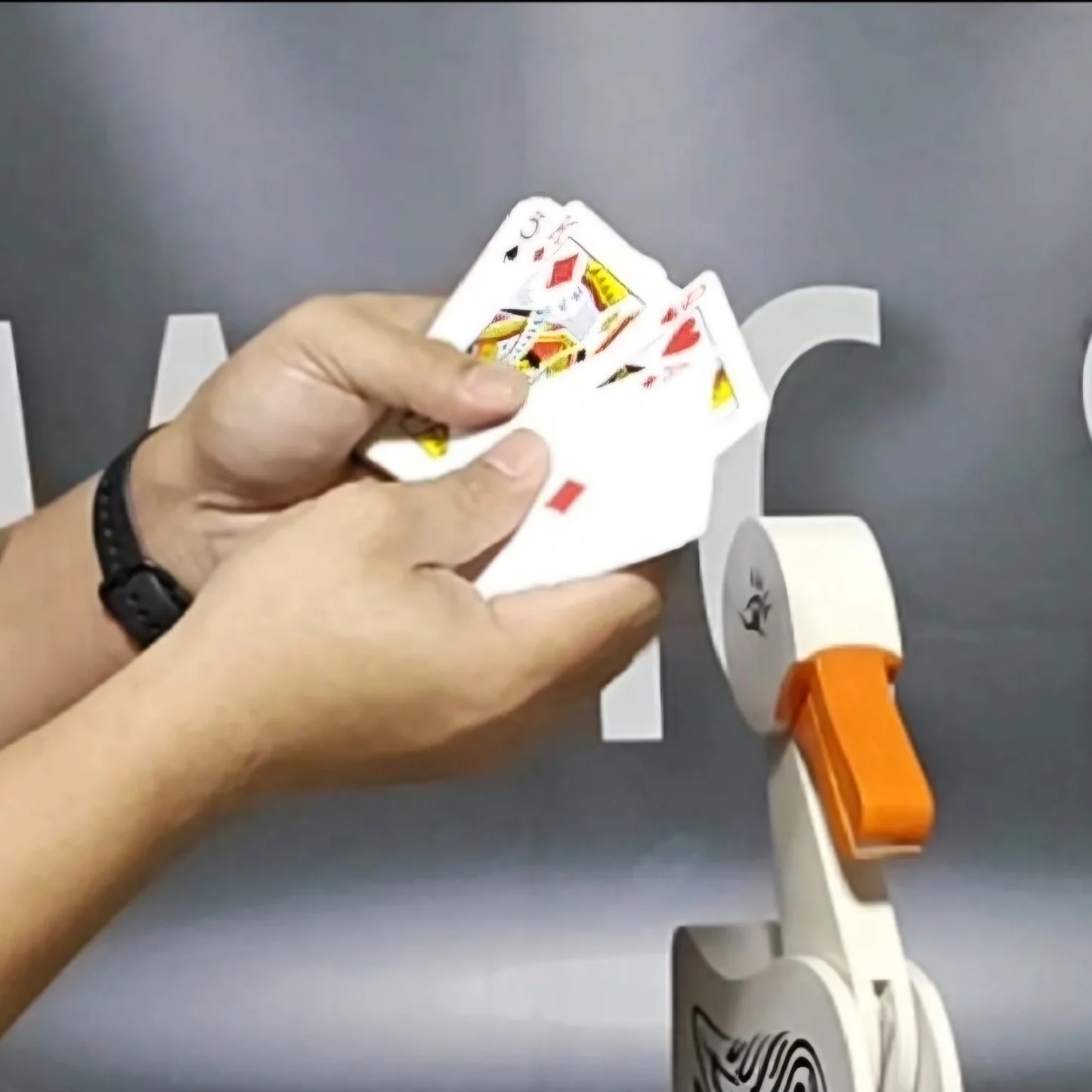Educated Duck Magic Tricks Select Signed Card Magie Magician Close Up Illusion Gimmick Props Comedy Mentalism Magia Funny Mind
Educated Duck Magic Tricks Select Signed Card Magie Magician Close Up Illusion Gimmick Props Comedy Mentalism Magia Funny Mind