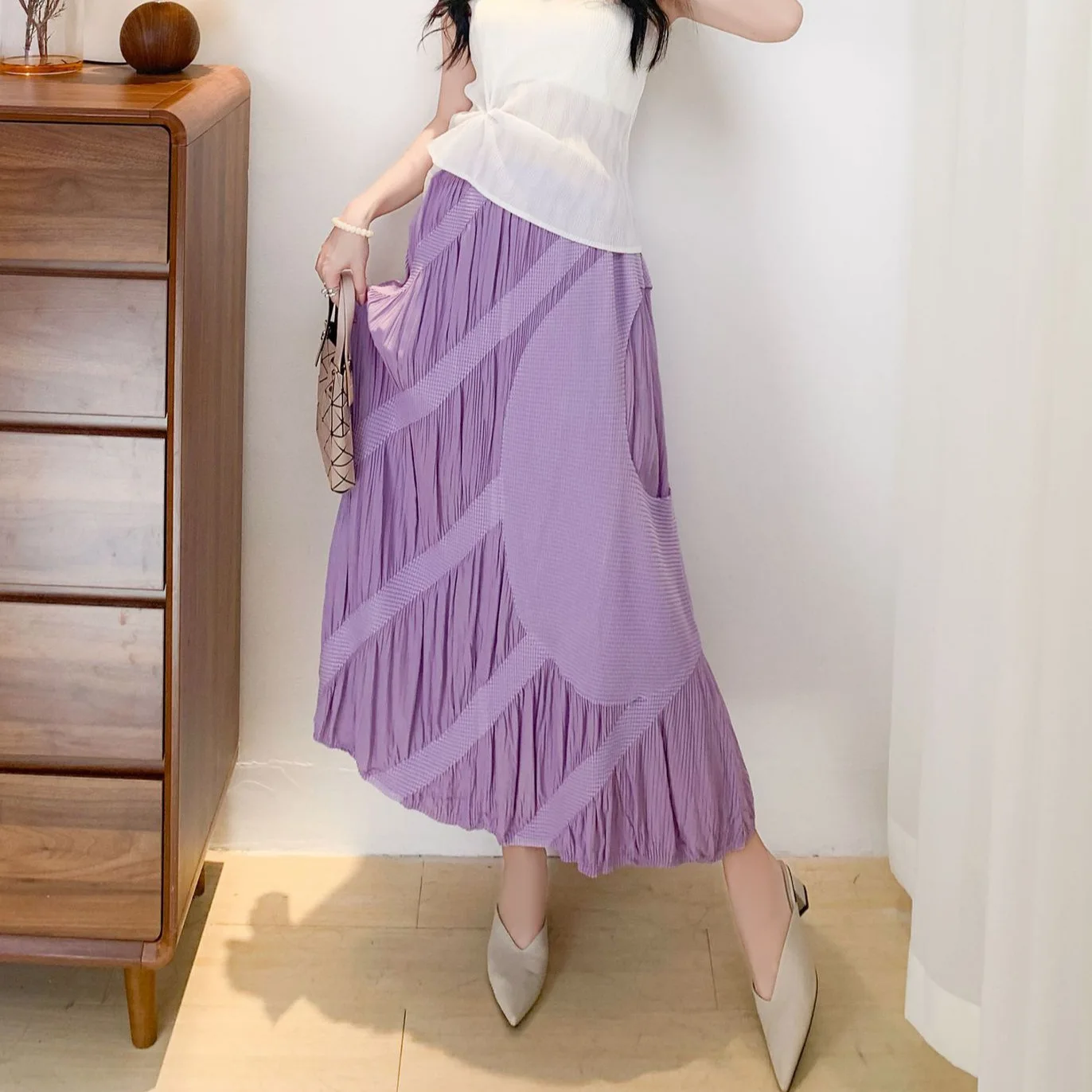 Solid Color Pleated 2025 Summer New Women's Semi-skirt Fashion Temperament Versatile Simple High Quality Women's A-line Skirt
Solid Color Pleated 2025 Summer New Women's Semi-skirt Fashion Temperament Versatile Simple High Quality Women's A-line Skirt