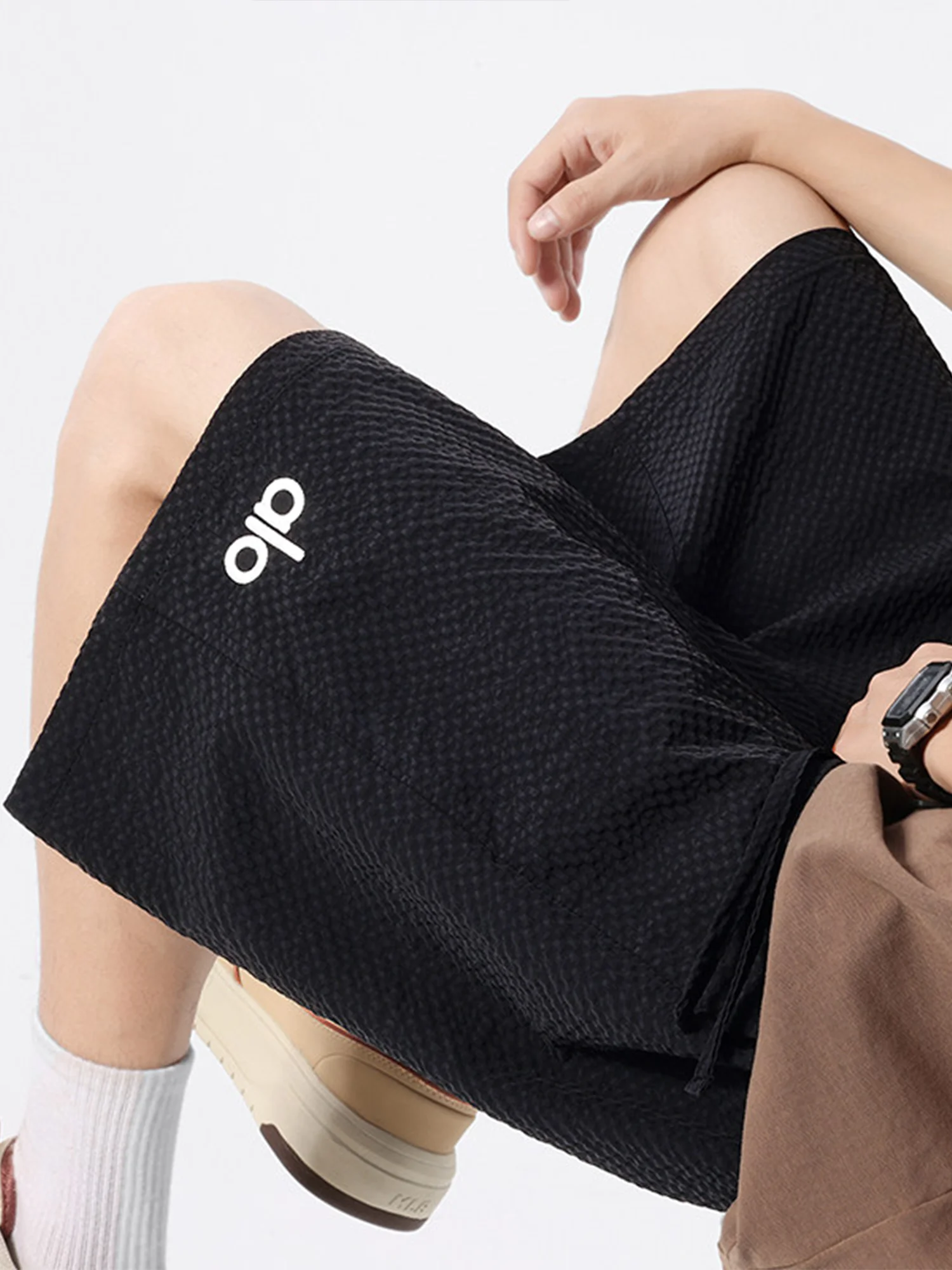 Мужские летние тонкие баскетбольные шорты из ледяного шелка, вышитые, прямого кроя, со средней посадкой, модная спортивная одежда
Мужские летние тонкие баскетбольные шорты из ледяного шелка, вышитые, прямого кроя, со средней посадкой, модная спортивная одежда