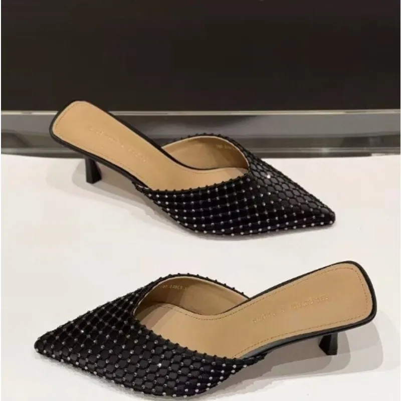 Роскошные женские сандалии, пикантные сетчатые туфли со стразами и острым носком, брендовая элегантная вечерняя обувь на высоком каблуке для женщин, летняя обувь
Роскошные женские сандалии, пикантные сетчатые туфли со стразами и острым носком, брендовая элегантная вечерняя обувь на высоком каблуке для женщин, летняя обувь