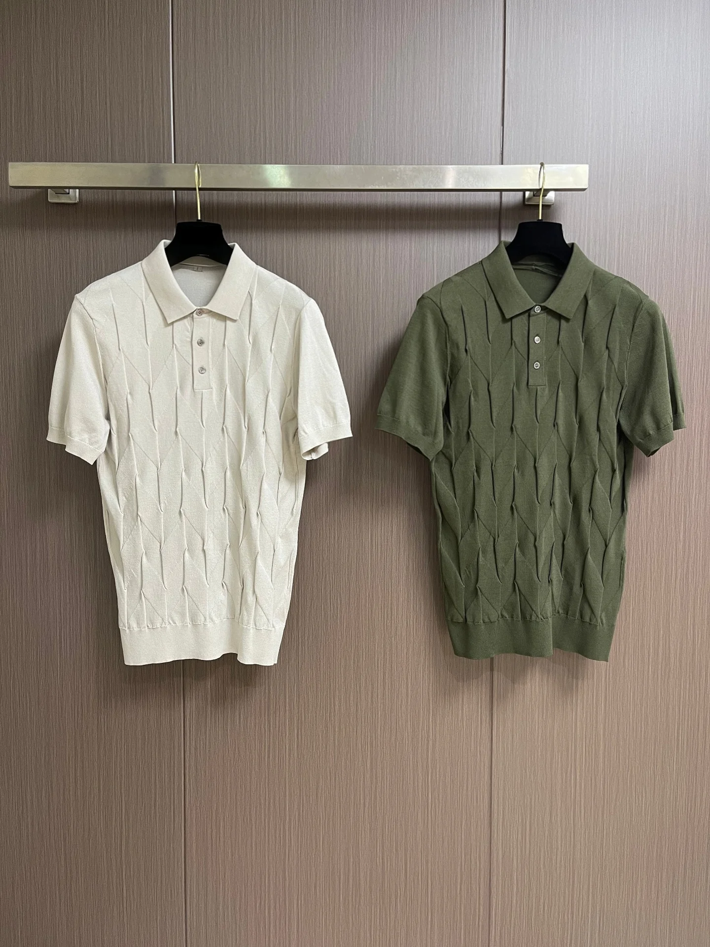 Italian Preppy Style Men's Knitted Short Sleeve Shirt Summer 2026 Casual Comfortable Business Fashion Color
Italian Preppy Style Men's Knitted Short Sleeve Shirt Summer 2026 Casual Comfortable Business Fashion Color