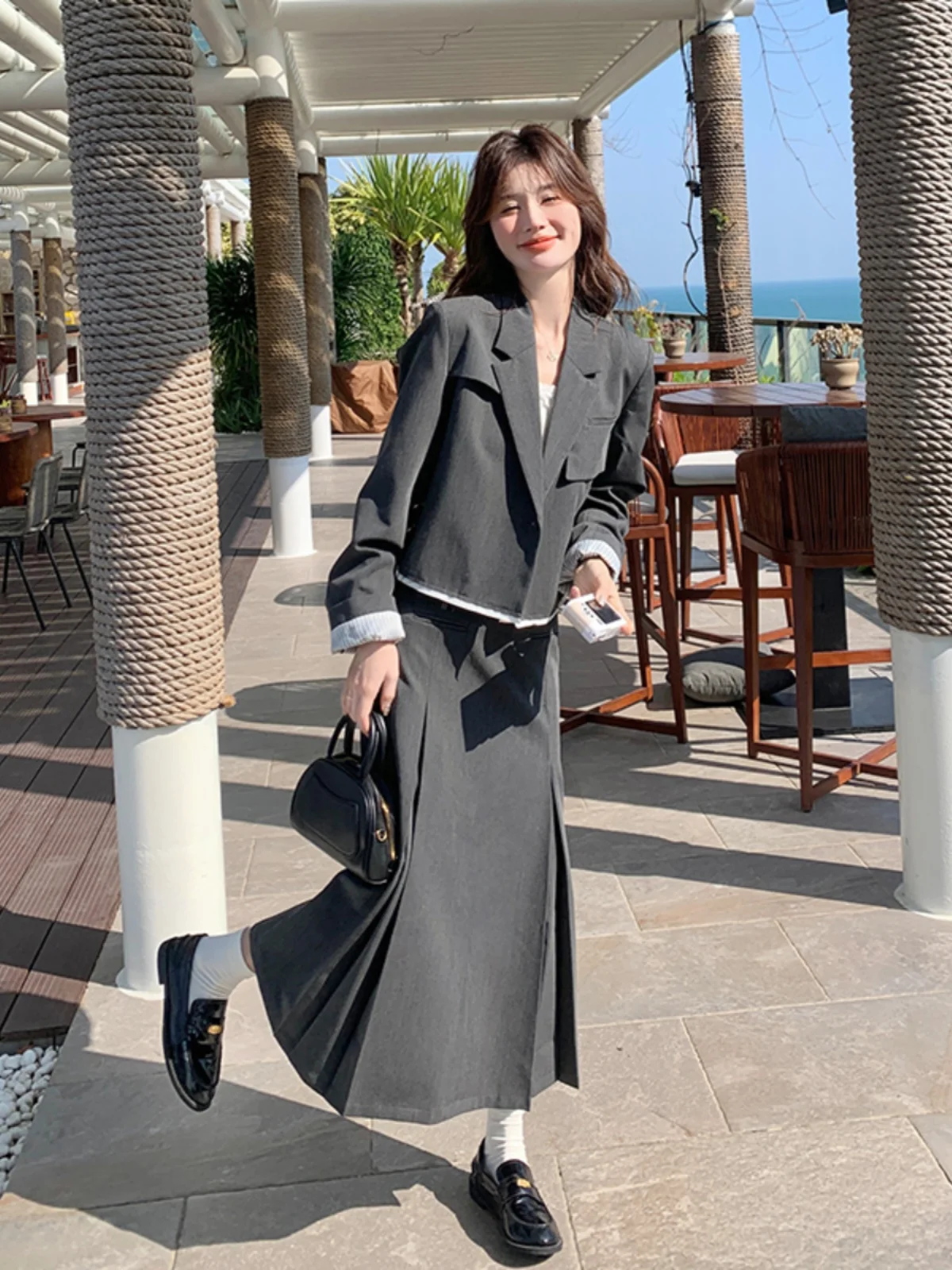 Gray Suit Halter Neck Dress Women's Spring Fashion Two-Piece Set Elegant High-End Feeling Suitable for Ages 18-25
Gray Suit Halter Neck Dress Women's Spring Fashion Two-Piece Set Elegant High-End Feeling Suitable for Ages 18-25