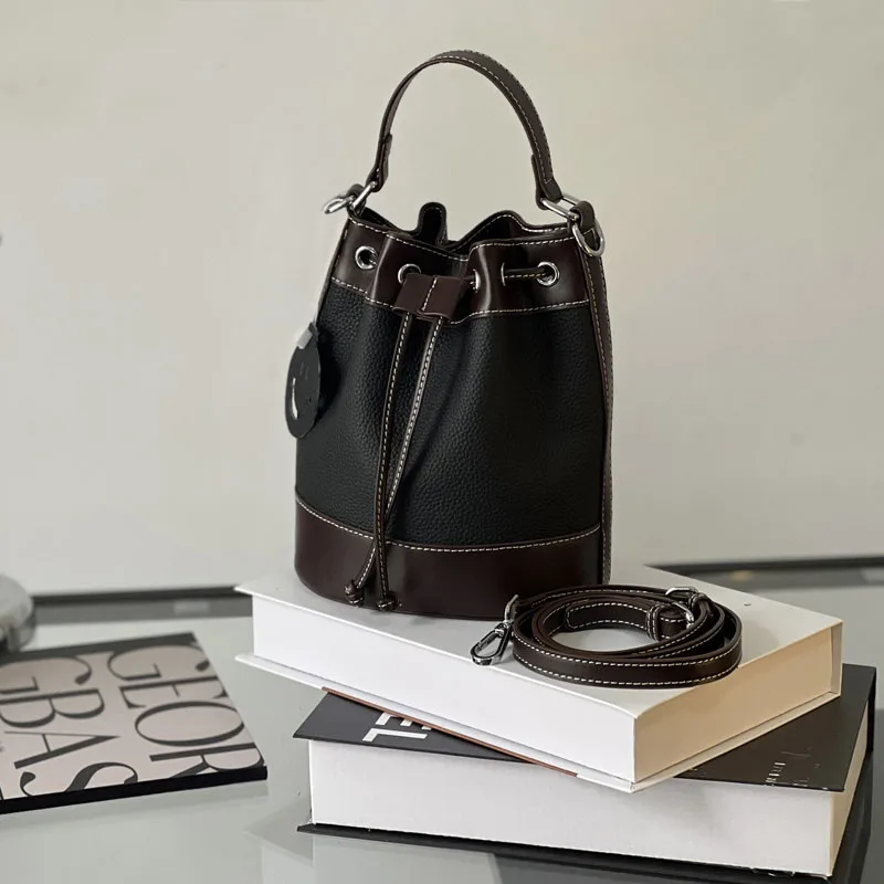 100% Genuine Leather Crossbody Bag For Women Shoulder Bags 2024 Luxury Designer Handbag Female Solid Color Messenger Tote Sac
100% Genuine Leather Crossbody Bag For Women Shoulder Bags 2024 Luxury Designer Handbag Female Solid Color Messenger Tote Sac