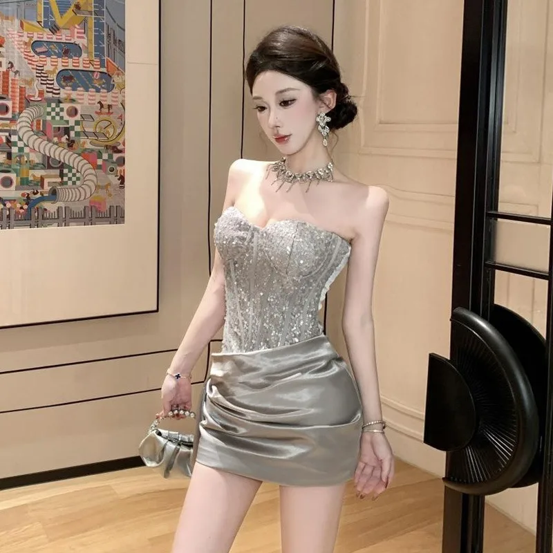 2026 Summer New Silver Sequin Strapless Mini Dress for Women Korean Fashion Women's Sexy Dinner Party Bodycon Dress Y2k Dresses
2026 Summer New Silver Sequin Strapless Mini Dress for Women Korean Fashion Women's Sexy Dinner Party Bodycon Dress Y2k Dresses