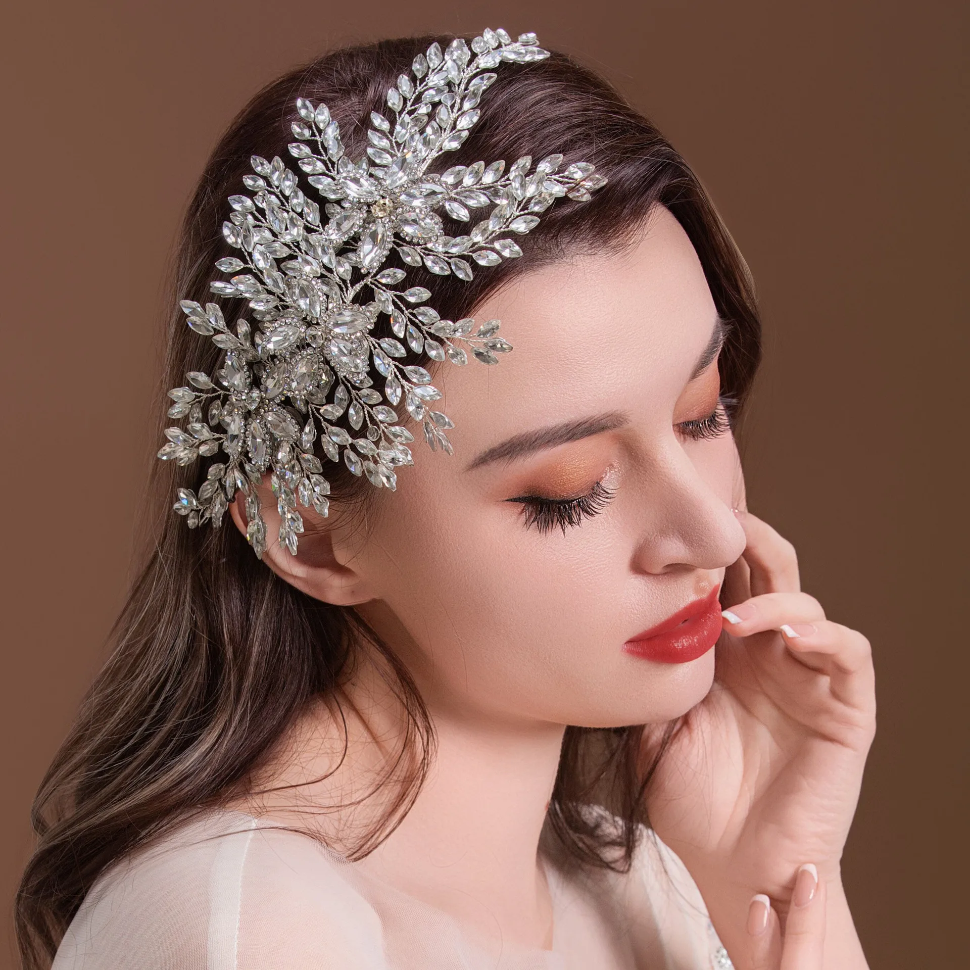 Bridal Rhinestone Hair Piece Silver Crystal Wedding Headpiece for Bride Headwear
Bridal Rhinestone Hair Piece Silver Crystal Wedding Headpiece for Bride Headwear