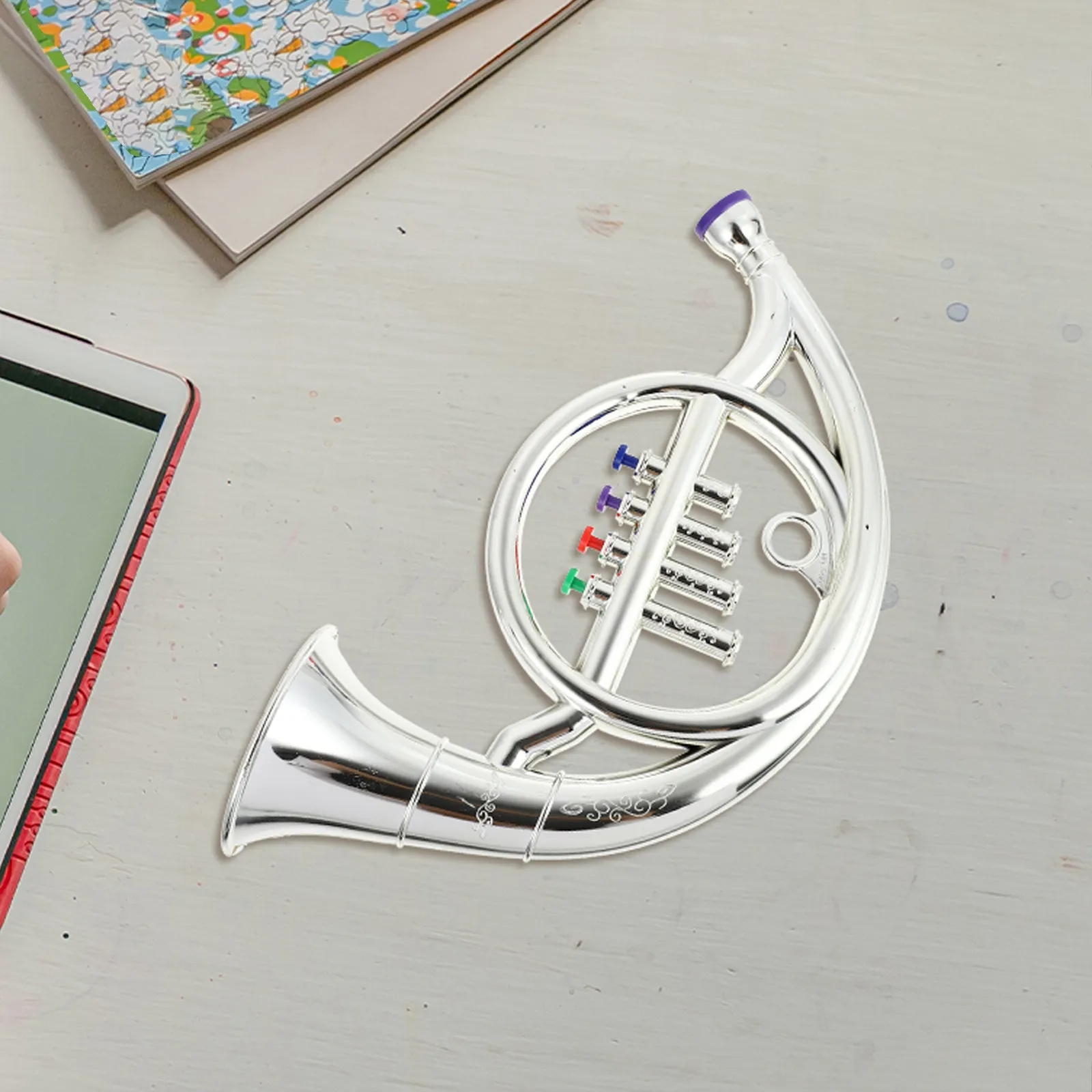 1Pcs Four-Tone French Horn Lifelike Simulated Horn Performance Prop Musical Instrument Decorative Gift for Office Desk
1Pcs Four-Tone French Horn Lifelike Simulated Horn Performance Prop Musical Instrument Decorative Gift for Office Desk