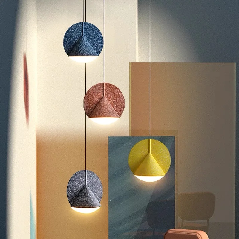 Light luxury dining room pendant lights, bar counter and dining table lighting fixtures. INS resin colorful small bedside chande 
Light luxury dining room pendant lights, bar counter and dining table lighting fixtures. INS resin colorful small bedside chande