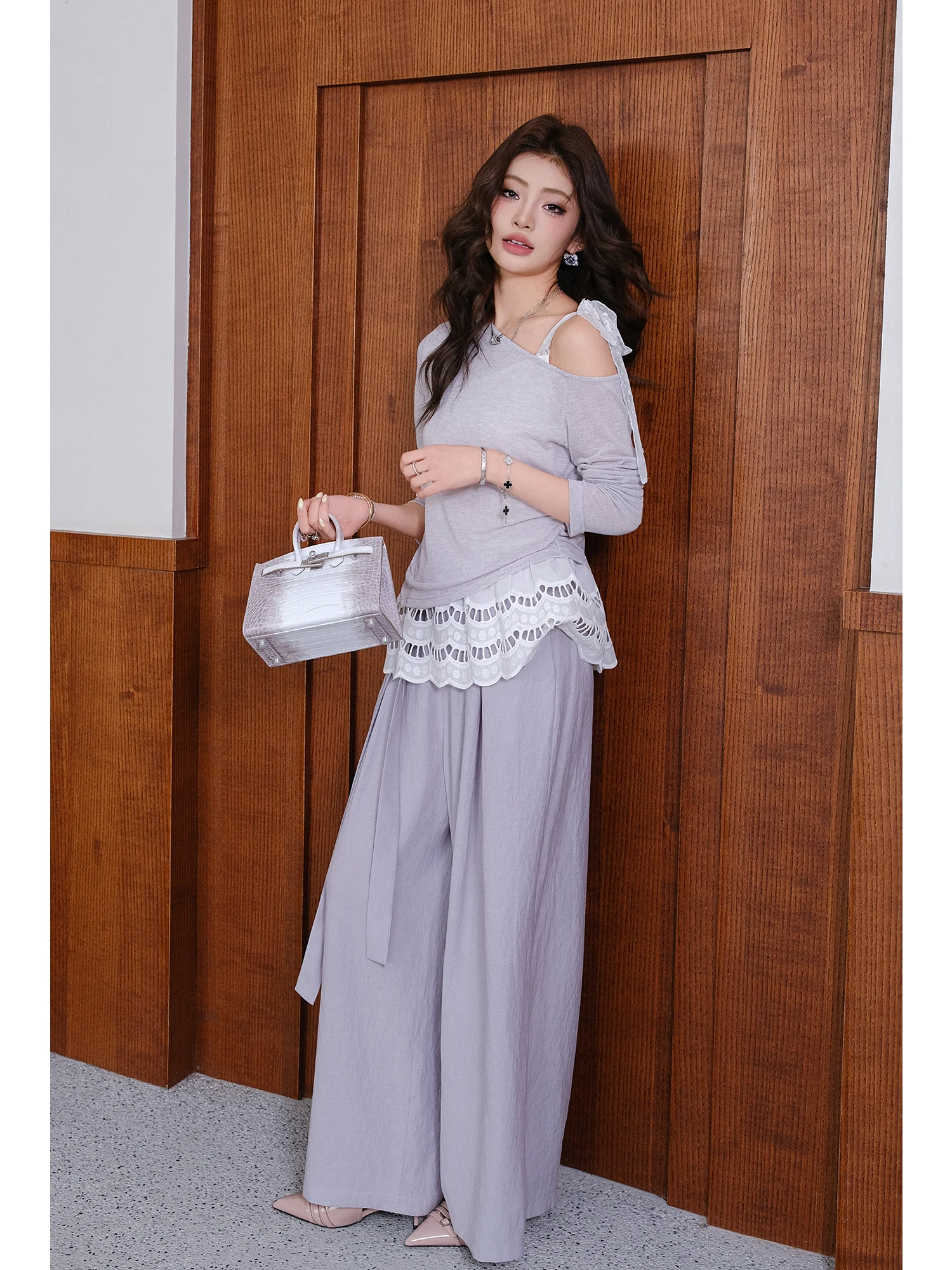 MIUCO Sexy Lace Trim Shoulder Banded T-Shirt Set Long Sleeve Pure Color Standard Fit Women's Casual Wear Spring Season
MIUCO Sexy Lace Trim Shoulder Banded T-Shirt Set Long Sleeve Pure Color Standard Fit Women's Casual Wear Spring Season