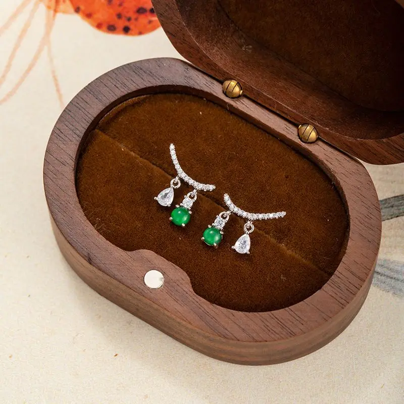 Chic 925 Silver Natural Jade Unique Eyelash Shaped Design Pendants Earrings Sparkling Stones Eye Catching Luxury Women Jewelry
Chic 925 Silver Natural Jade Unique Eyelash Shaped Design Pendants Earrings Sparkling Stones Eye Catching Luxury Women Jewelry
