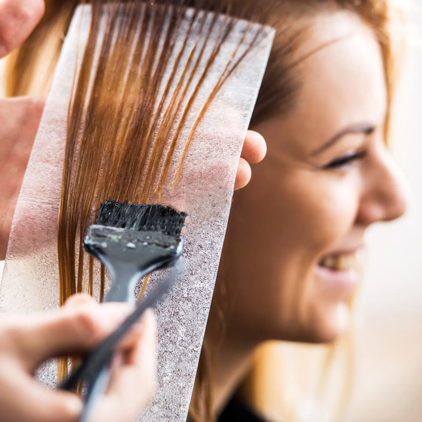 Набор для окрашивания волос из 4 предметов: 3 доски для мелирования, 1 кисть для окрашивания, легко моется, многоразовый пластик для защиты корней, для самостоятельного укладывания
Набор для окрашивания волос из 4 предметов: 3 доски для мелирования, 1 кисть для окрашивания, легко моется, многоразовый пластик для защиты корней, для самостоятельного укладывания