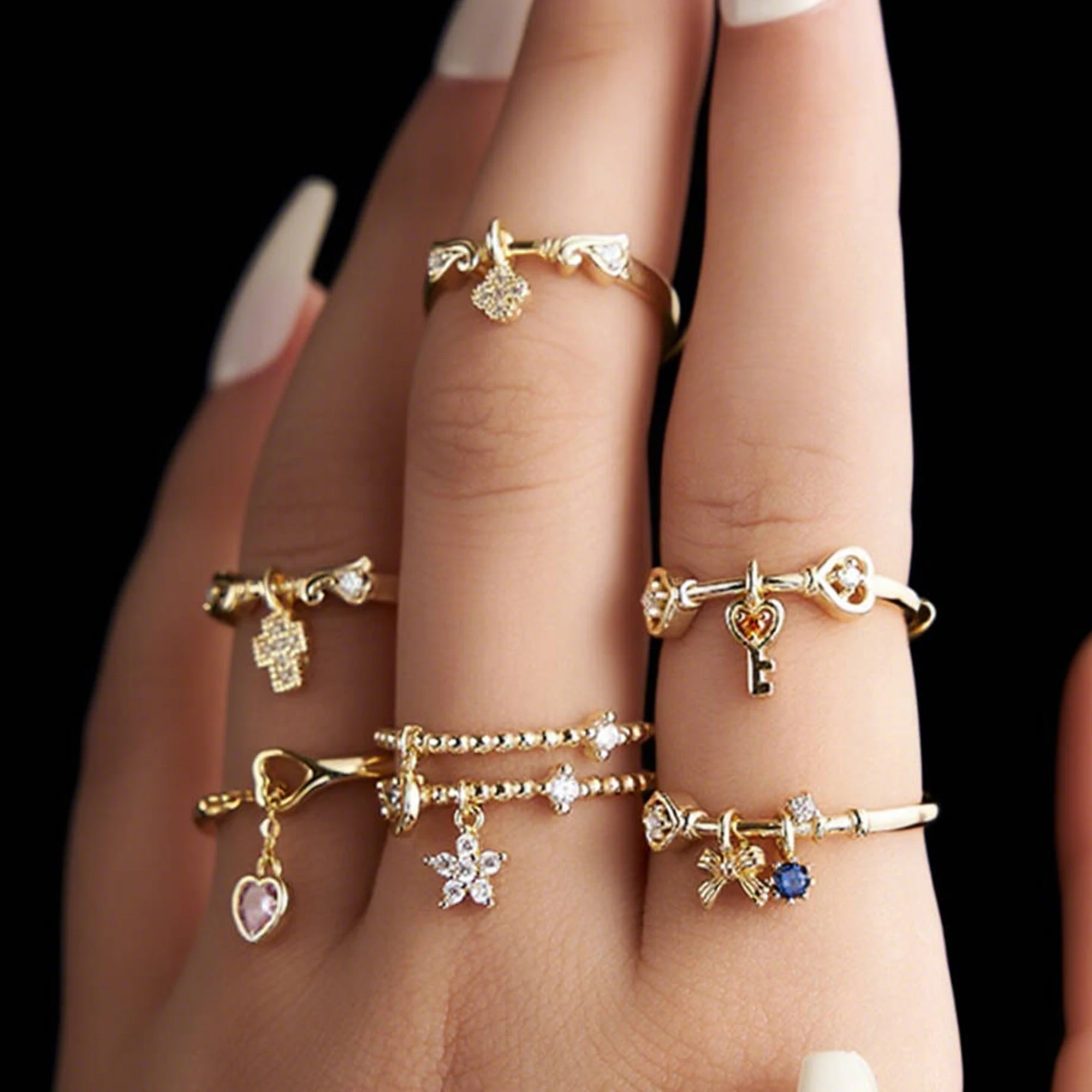 Серебряное открытое кольцо Effie Queen S925 с декором 4A CZ в форме сердца, звезды, креста, ключа и бабочки, дизайн различных стилей, подарок на выбор SR332
Серебряное открытое кольцо Effie Queen S925 с декором 4A CZ в форме сердца, звезды, креста, ключа и бабочки, дизайн различных стилей, подарок на выбор SR332