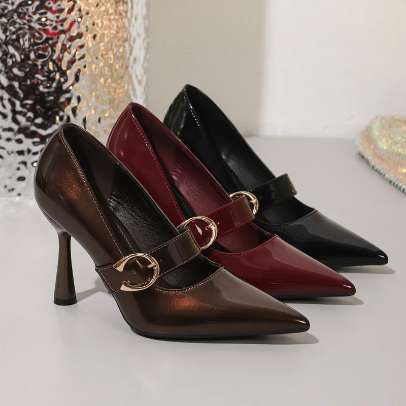New European-style elegant stiletto pointed-toe high-heeled shoes with buckle for women, suitable for parties, in burgundy color
New European-style elegant stiletto pointed-toe high-heeled shoes with buckle for women, suitable for parties, in burgundy color