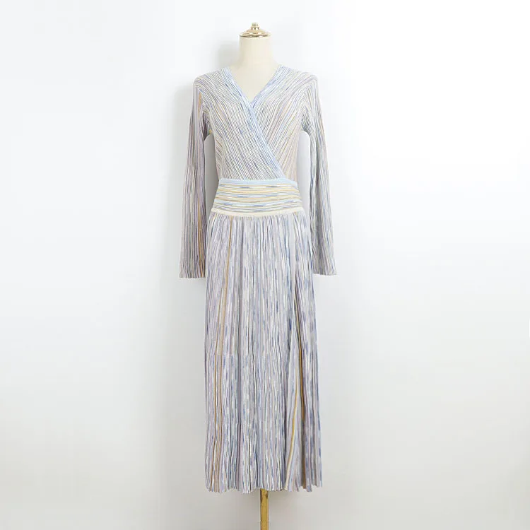 French Vintage Light Striped Knit Maxi Dress Women Elegant Wrap V-Neck Long Sleeve Lurex Pleated 2026 Fashion Chic Party Vestido
French Vintage Light Striped Knit Maxi Dress Women Elegant Wrap V-Neck Long Sleeve Lurex Pleated 2026 Fashion Chic Party Vestido