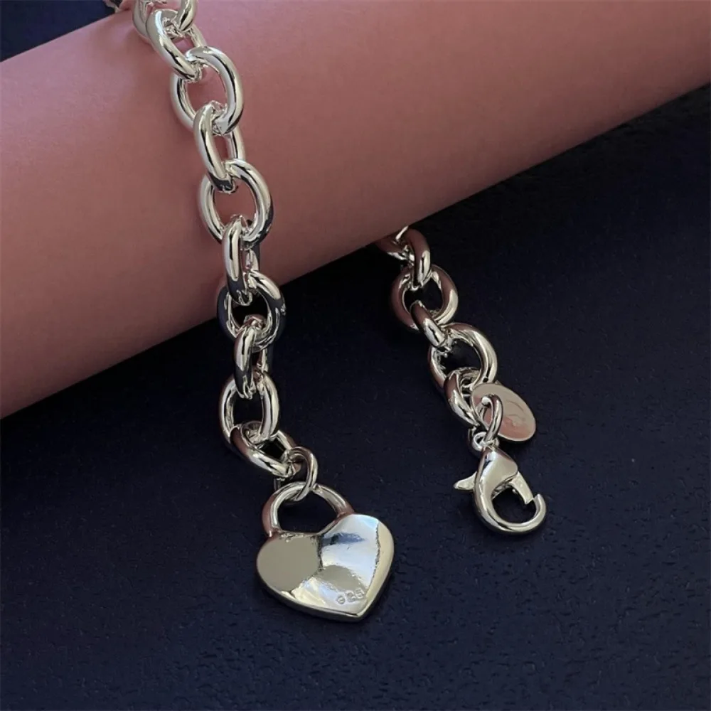 Hot popular 925 Sterling Silver gorgeous heart Lock Bracelets for Women Wedding gift Party Trinket Fashion Affordable Jewelry
Hot popular 925 Sterling Silver gorgeous heart Lock Bracelets for Women Wedding gift Party Trinket Fashion Affordable Jewelry