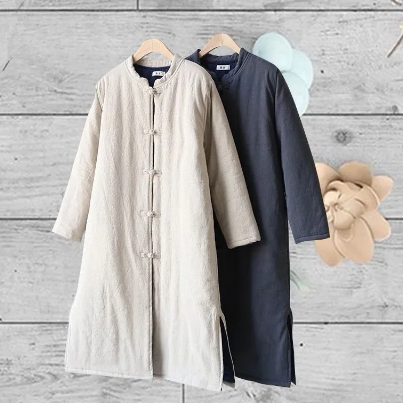 Зимнее новое хлопковое конопляное пальто в китайском стиле с воротником-стойкой и воротником-стойкой средней длины, стеганое пальто в стиле ретро, дзен, чайная одежда, куртка на пуговицах 
Зимнее новое хлопковое конопляное пальто в китайском стиле с воротником-стойкой и воротником-стойкой средней длины, стеганое пальто в стиле ретро, дзен, чайная одежда, куртка на пуговицах