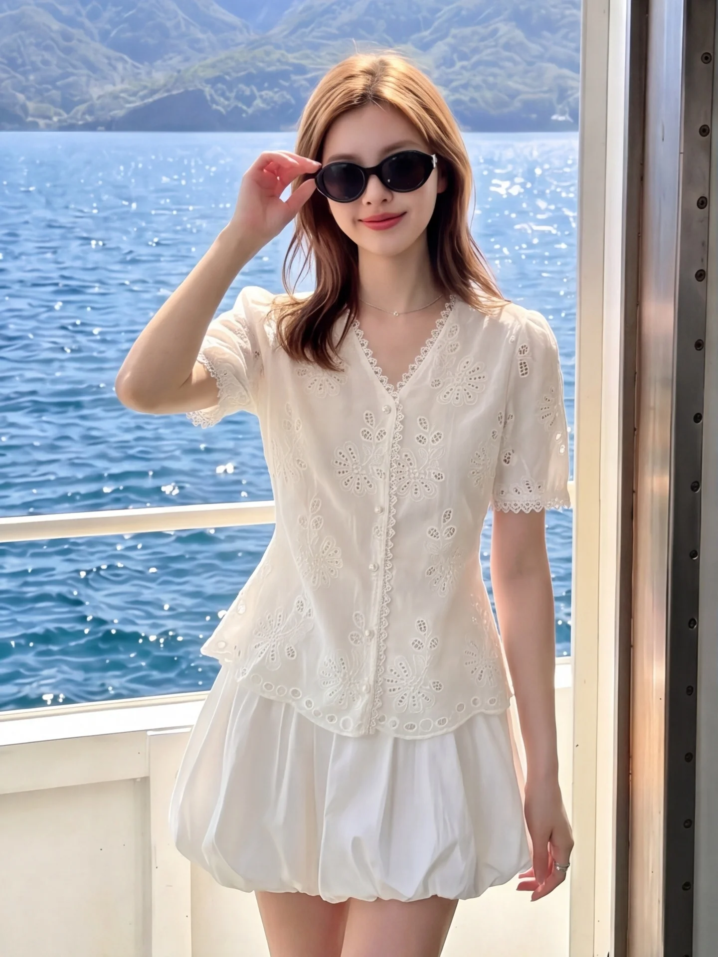 French Style Embroidered Lace Hollow out Short Sleeve V-Neck Shirt Women Summer New Gentle Elegance Ruffle Open Cardigan Top
French Style Embroidered Lace Hollow out Short Sleeve V-Neck Shirt Women Summer New Gentle Elegance Ruffle Open Cardigan Top