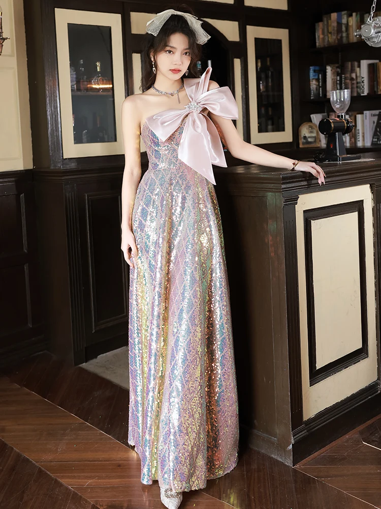 2026 New Long Slimming Evening Gown Singing Performance Student Outfit Ball Hostess Dress Korean Style Sequin Lace Midi Dress
2026 New Long Slimming Evening Gown Singing Performance Student Outfit Ball Hostess Dress Korean Style Sequin Lace Midi Dress