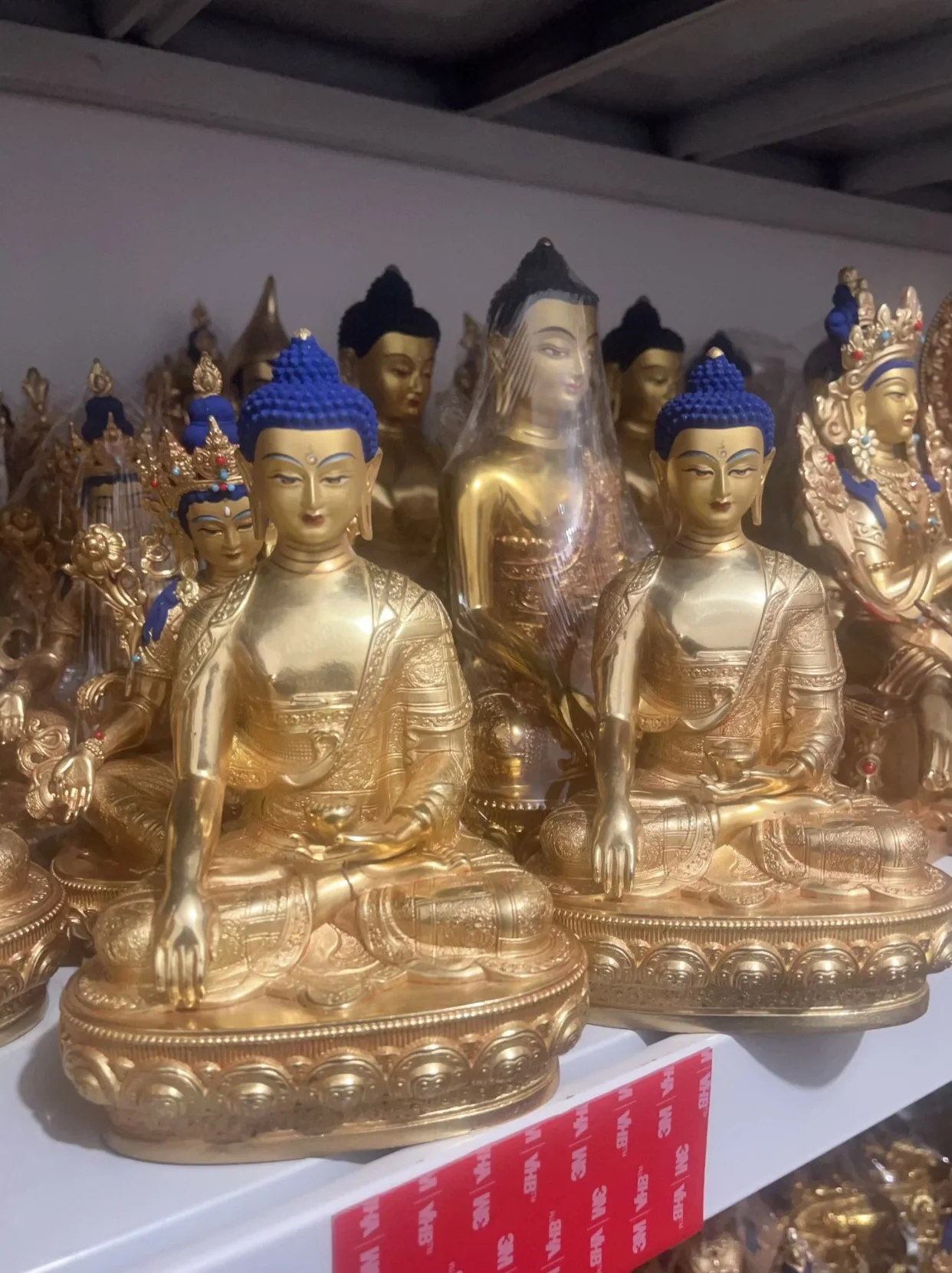 Good quality Thailand Tibet Buddhism Shakyamuni Amitabha buddha COPPER gilding Buddha Statue HOME family temple altar worship
Good quality Thailand Tibet Buddhism Shakyamuni Amitabha buddha COPPER gilding Buddha Statue HOME family temple altar worship
