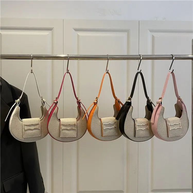 2025 Autumn 712 New Shoulder Bag Cover Mailman Shoulder Messenger Bag Underarm Bag Fashionable and Simple Small Bag
2025 Autumn 712 New Shoulder Bag Cover Mailman Shoulder Messenger Bag Underarm Bag Fashionable and Simple Small Bag