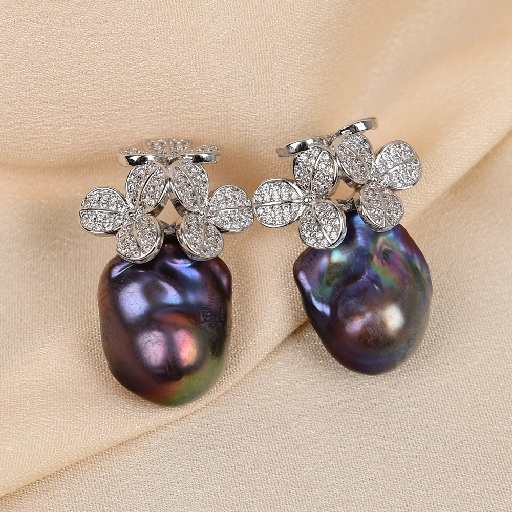 Серьги-гвоздики G-G с натуральным черным жемчугом Кеши и цветком в стиле барокко
Серьги-гвоздики G-G с натуральным черным жемчугом Кеши и цветком в стиле барокко