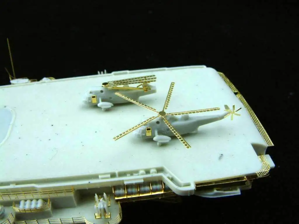 Orange Hobby N07-062 1/700 Westland WS-61 "Sea King" (4 groups)
Orange Hobby N07-062 1/700 Westland WS-61 "Sea King" (4 groups)