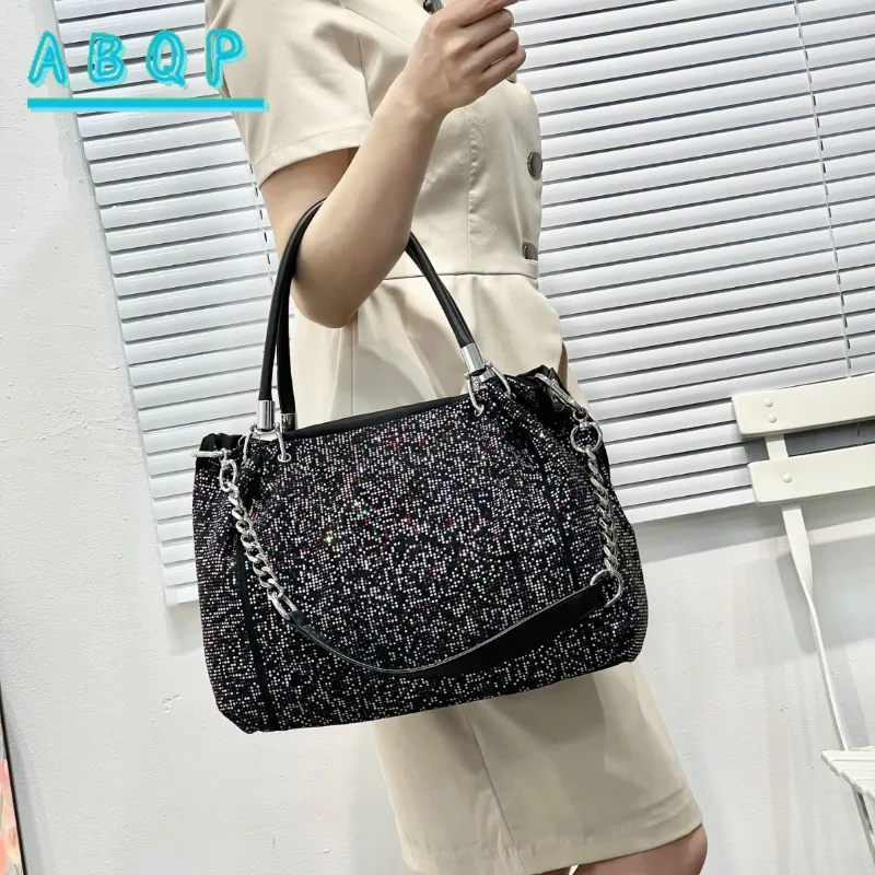 Women Shoulder Messenger Bag Versatile Exquisite Diamond-encrusted Fashion Chain Handbag Tote Purse Handbag Large Capacity
Women Shoulder Messenger Bag Versatile Exquisite Diamond-encrusted Fashion Chain Handbag Tote Purse Handbag Large Capacity
