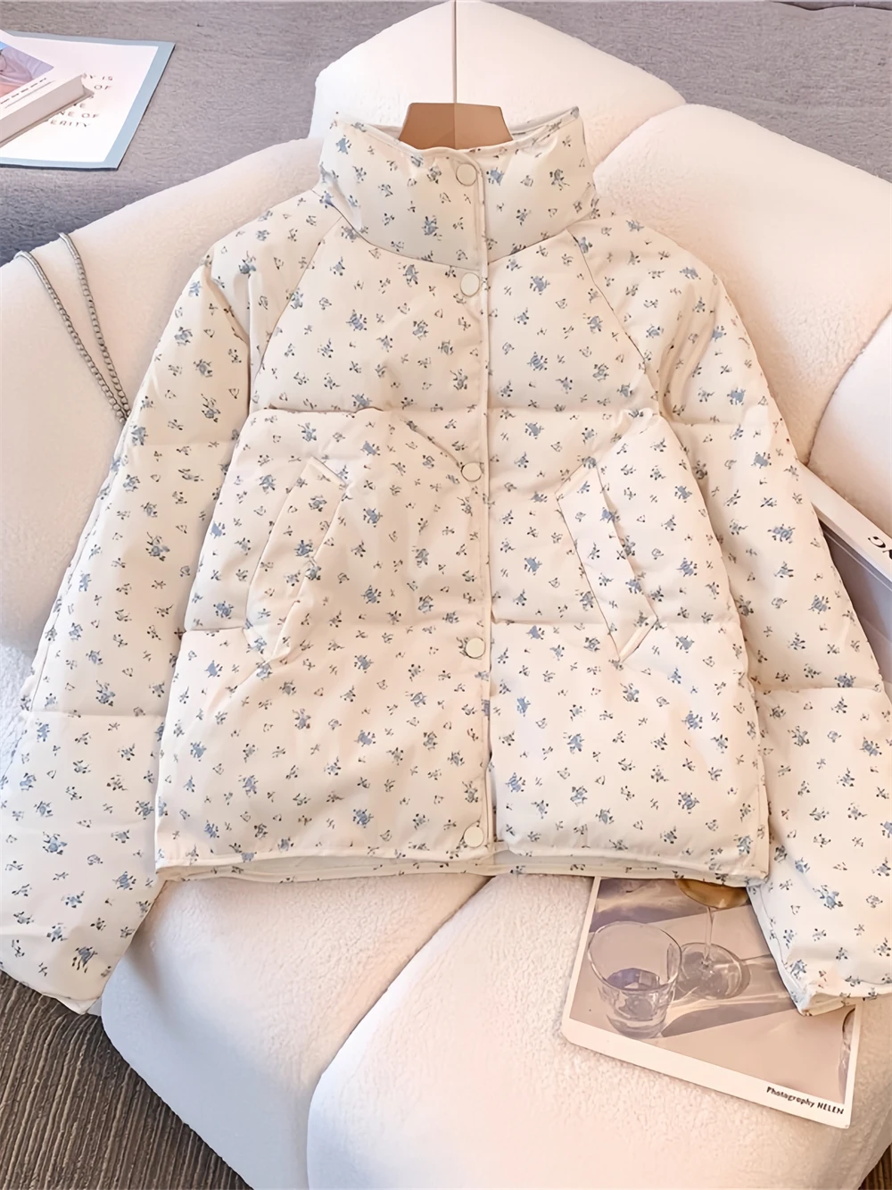 Vintage Floral Print Cotton-padded Clothes Women Winter New Zipper Long Sleeve Warm Coats Pockets Good-looking Padded Outwear
Vintage Floral Print Cotton-padded Clothes Women Winter New Zipper Long Sleeve Warm Coats Pockets Good-looking Padded Outwear