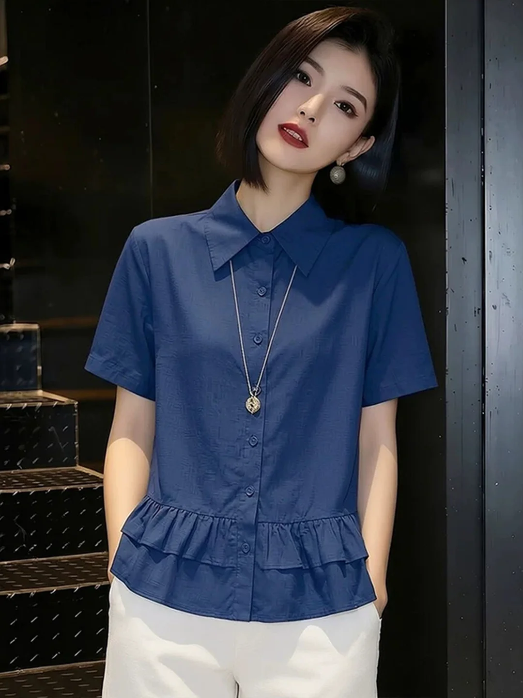 Summer Short Sleeve Shirt Loose Fit Turn-down Collar Single Button Design Fashionable Maturity-reducing Top for Young Women
Summer Short Sleeve Shirt Loose Fit Turn-down Collar Single Button Design Fashionable Maturity-reducing Top for Young Women