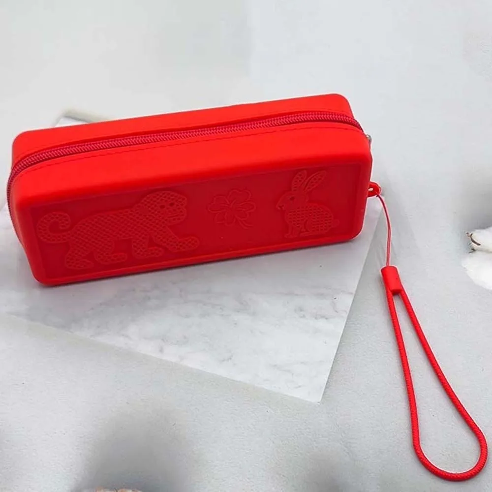 Anti Drop Silicone Goggles Case Flexible Silicone Washable Material Waterproof Glasses Box Well Ventilated Easy Carry
Anti Drop Silicone Goggles Case Flexible Silicone Washable Material Waterproof Glasses Box Well Ventilated Easy Carry