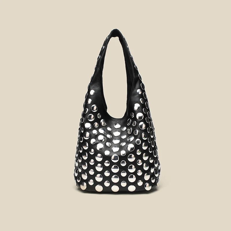 2025 Designer New Dot Silver Rivet Tote Bag Luxury Large Capacity Fashion High-end Women Handbag Personality Cool Shoulder Bag
2025 Designer New Dot Silver Rivet Tote Bag Luxury Large Capacity Fashion High-end Women Handbag Personality Cool Shoulder Bag
