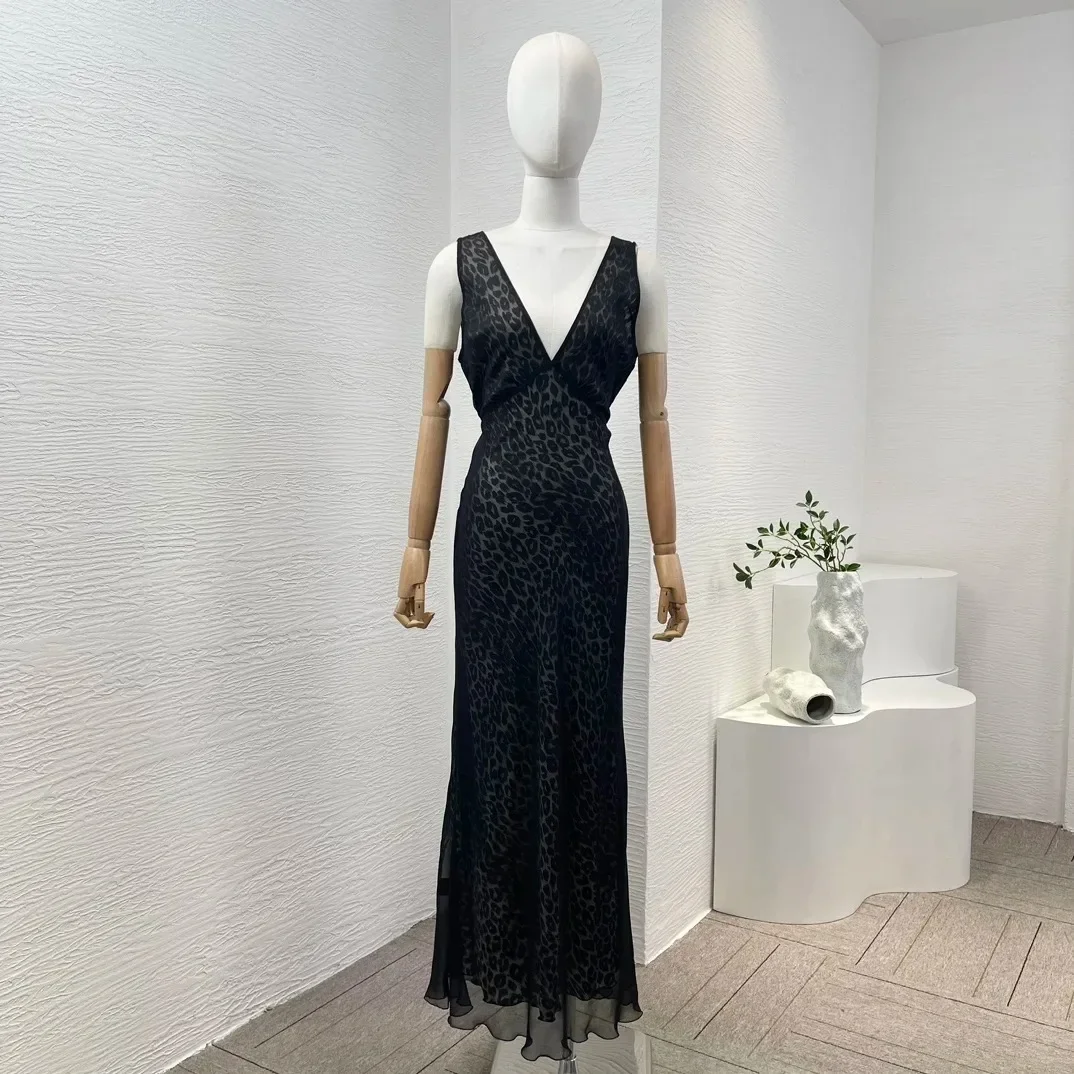 Silk Black Leopard Print Self Tie Bow Back Waist Sleeveless 2024 High Quality V-Neck Midi Dress for Women
Silk Black Leopard Print Self Tie Bow Back Waist Sleeveless 2024 High Quality V-Neck Midi Dress for Women