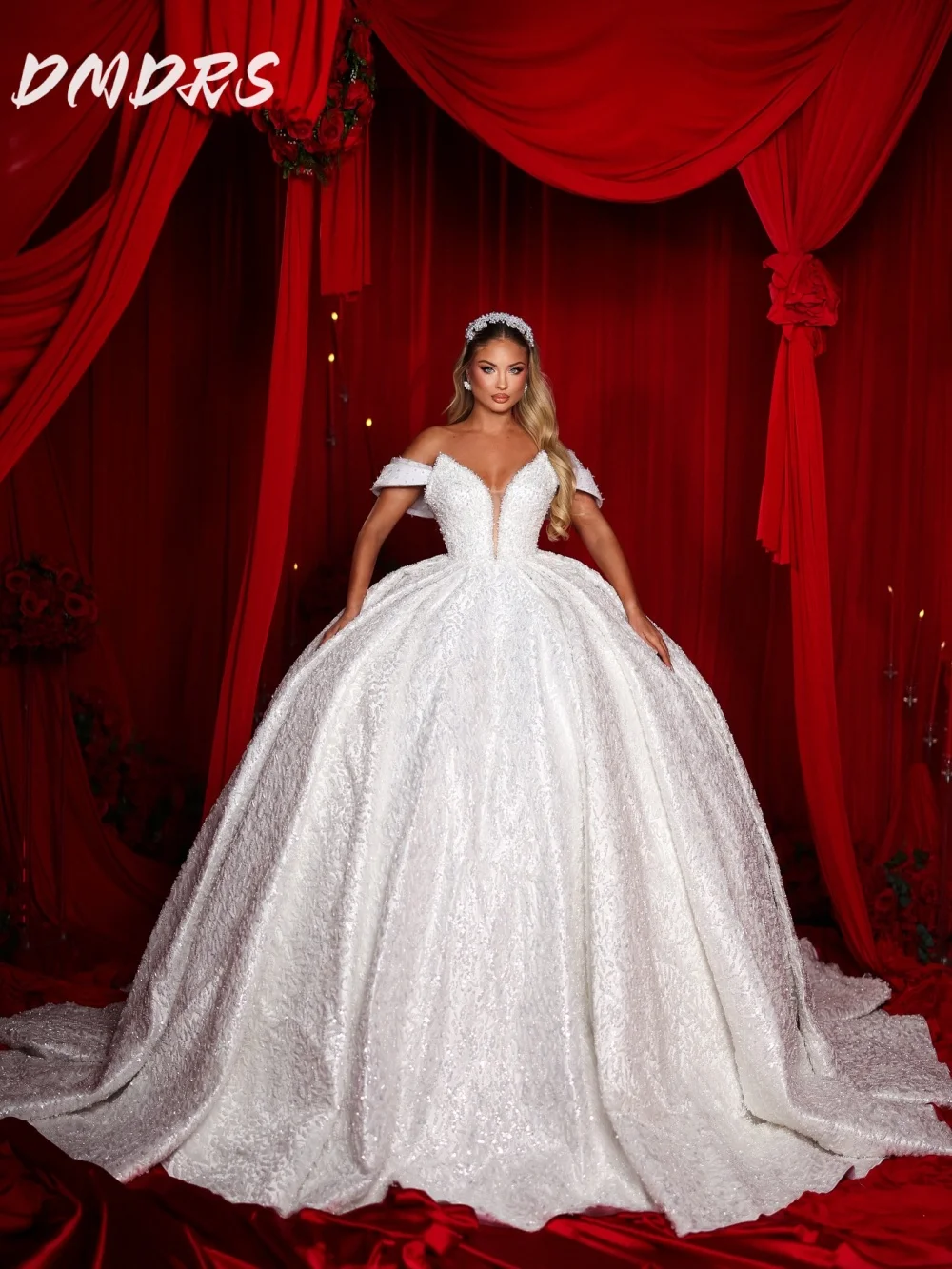 Exquisite Off-shoulder Wedding Dress 2025 Romantic Sweetheart Bridal Gown Elegant Shiny Satin Floor-length Gown Customized
Exquisite Off-shoulder Wedding Dress 2025 Romantic Sweetheart Bridal Gown Elegant Shiny Satin Floor-length Gown Customized