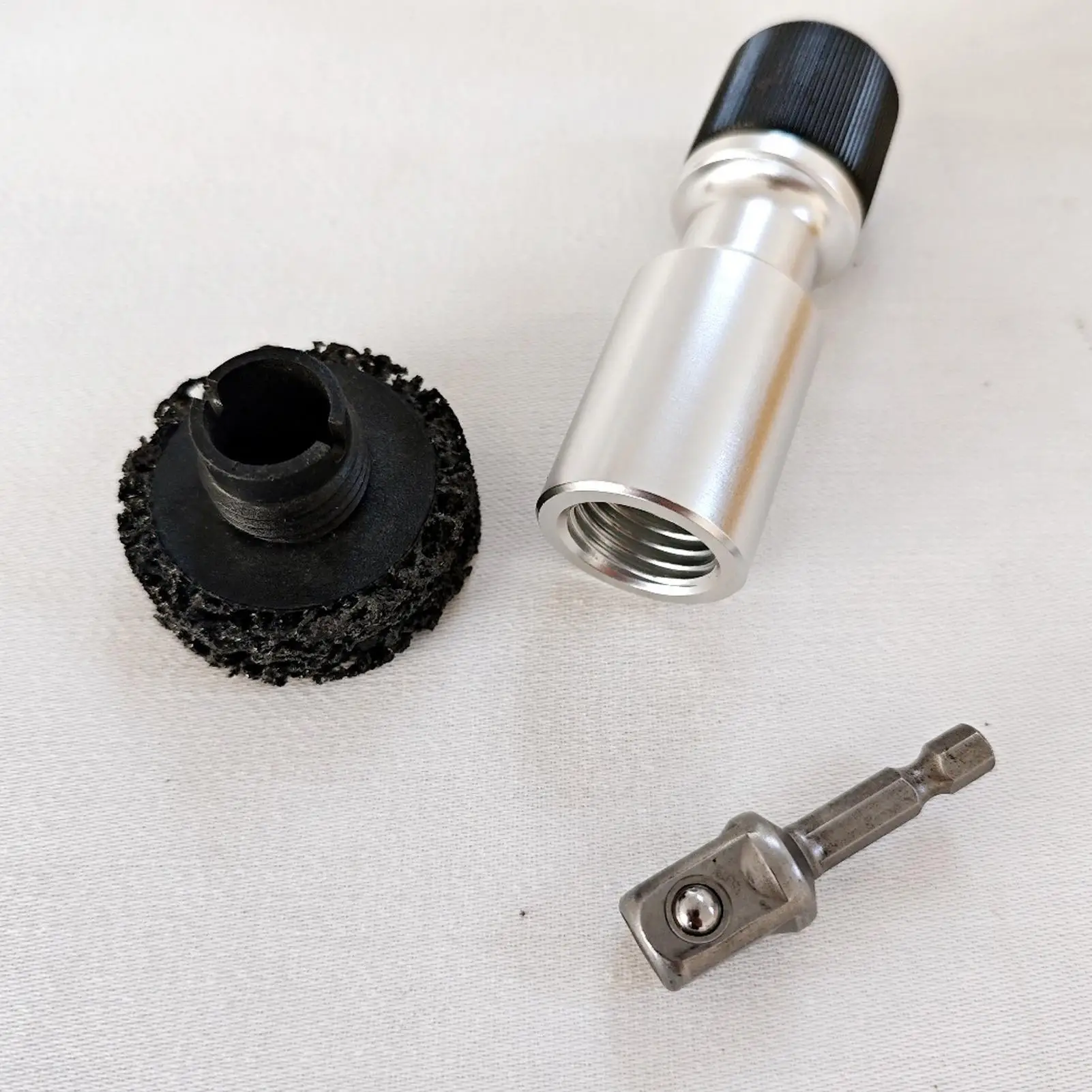 1 комплект, инструмент для очистки ступицы колеса автомобиля, ступица из алюминиевого сплава, удаление ржавчины, шлифовальная головка тормозного диска, удаление ржавчины и обслуживание
1 комплект, инструмент для очистки ступицы колеса автомобиля, ступица из алюминиевого сплава, удаление ржавчины, шлифовальная головка тормозного диска, удаление ржавчины и обслуживание