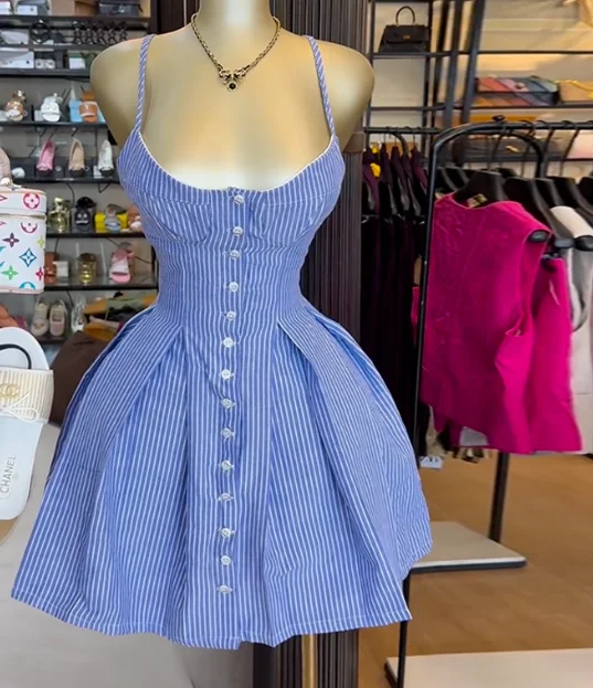 Fashion Style Blue Striped A-Line Irregular Single Breasted Pleated Dress, Summer Low Cut Round Neck Sleeveless Suspender Dress
Fashion Style Blue Striped A-Line Irregular Single Breasted Pleated Dress, Summer Low Cut Round Neck Sleeveless Suspender Dress