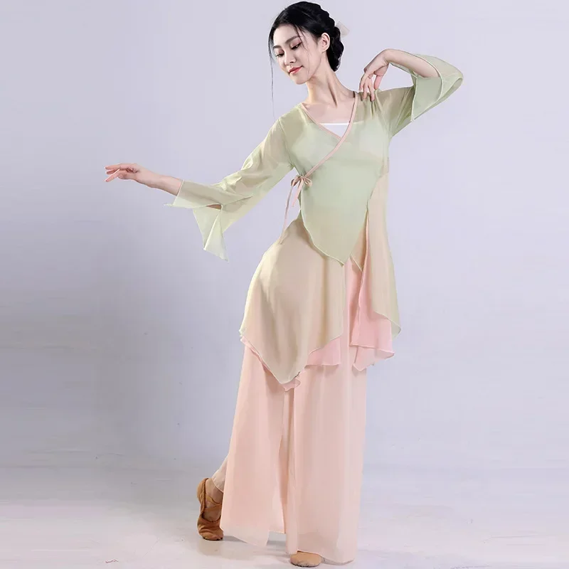 Classical dance clothes female elegant gauze clothes Chinese dance practice clothes female body rhyme fairy chiffon tops
Classical dance clothes female elegant gauze clothes Chinese dance practice clothes female body rhyme fairy chiffon tops