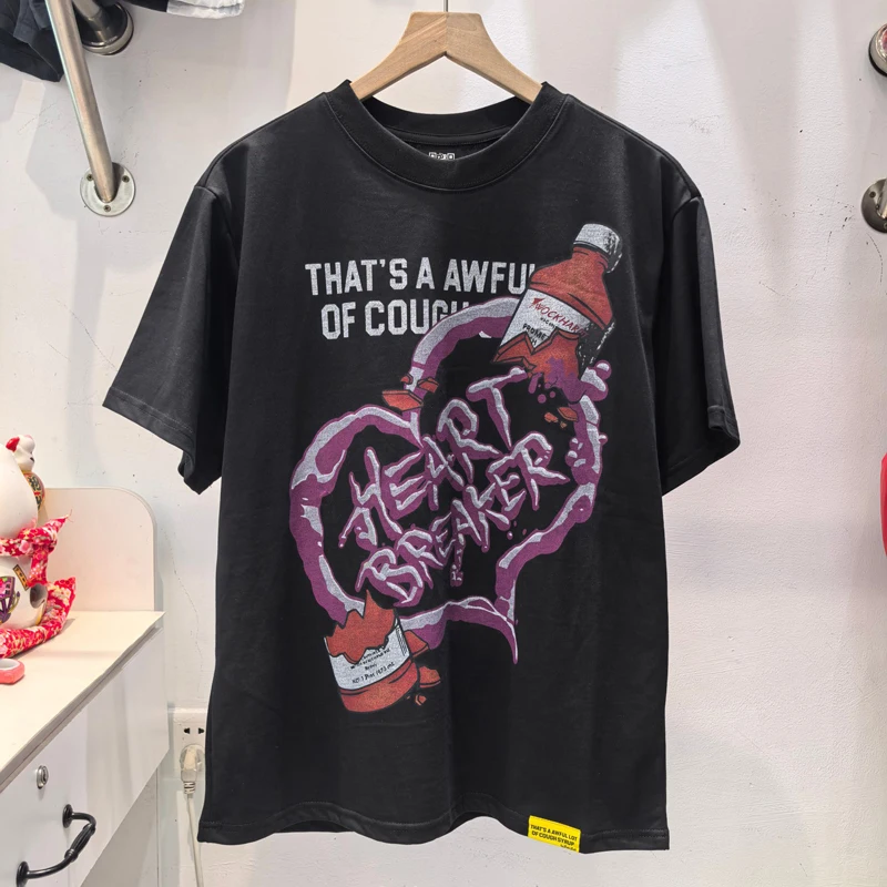 Street That's A Awful Lot of Cough Syrup Short Sleeve Heart-shaped Letter Print Glass Bottle Pattern Loose Casual T-shirt Tops
Street That's A Awful Lot of Cough Syrup Short Sleeve Heart-shaped Letter Print Glass Bottle Pattern Loose Casual T-shirt Tops