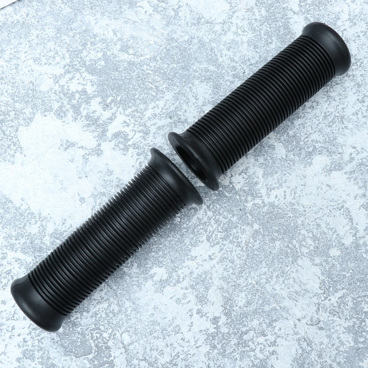 Ergonomic Handlebar Grips for Cycling Mountain Bike 25-28mm Non-Slip Soft TPR Rubber Shock Absorbing Easy Install Motorcycle
Ergonomic Handlebar Grips for Cycling Mountain Bike 25-28mm Non-Slip Soft TPR Rubber Shock Absorbing Easy Install Motorcycle