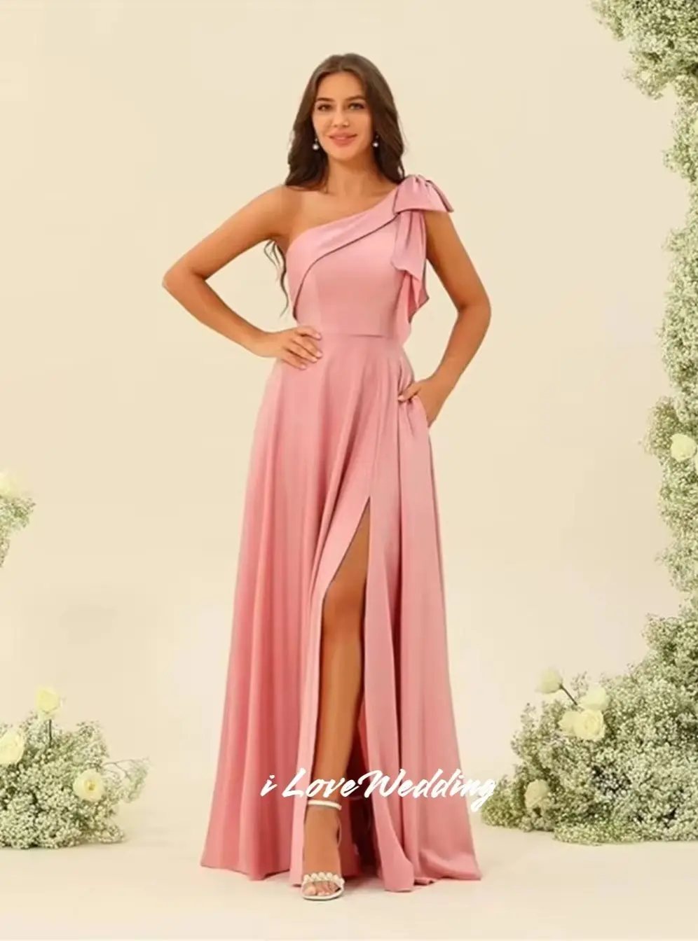 Pink Bow One Shoulder Bridesmaid Dresses 2025 Chiffon Sleeveless Pleat A-Line Split Floor-Length Wedding Party Dress Customized
Pink Bow One Shoulder Bridesmaid Dresses 2025 Chiffon Sleeveless Pleat A-Line Split Floor-Length Wedding Party Dress Customized
