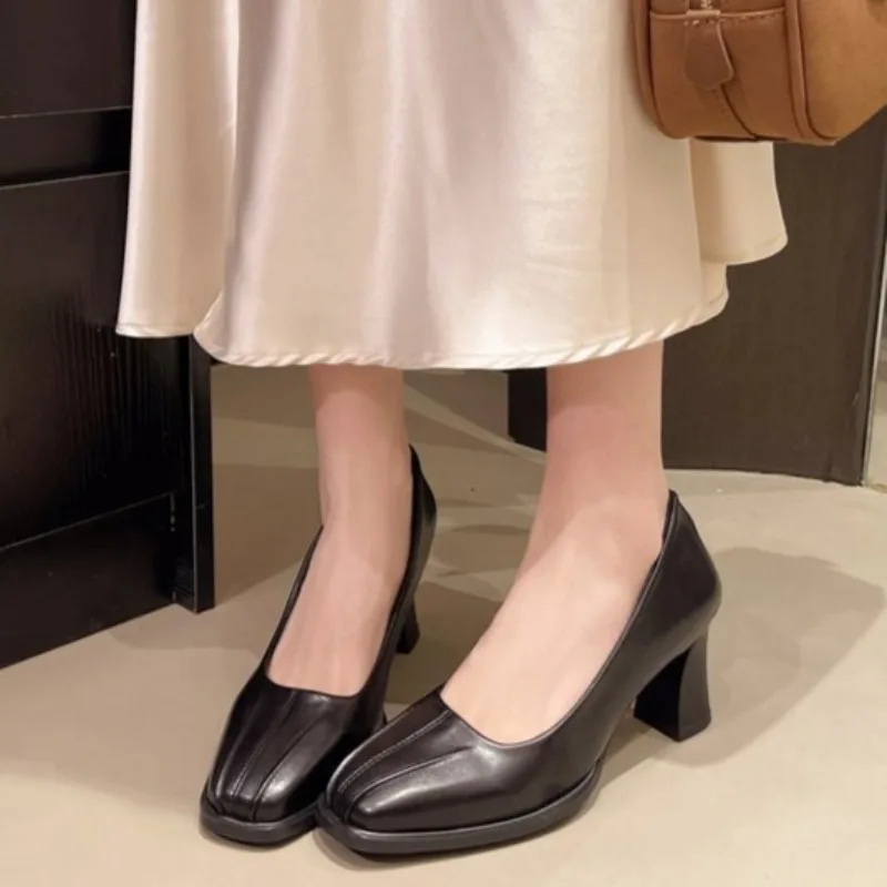 Fashionable round Toe High Heels Women's New Thick Heel Single Shoes Spring Summer Autumn Winter Simple Comfortable Beautiful
Fashionable round Toe High Heels Women's New Thick Heel Single Shoes Spring Summer Autumn Winter Simple Comfortable Beautiful