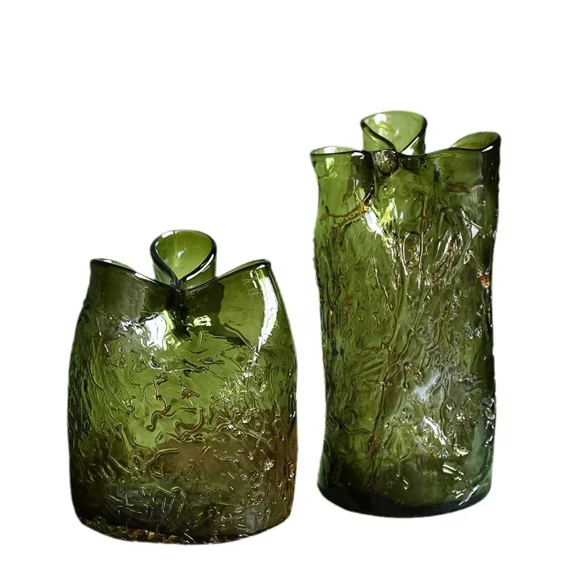Creative modern light luxury water corrugated pleated glass vase high value dark green vase hotel model room decoration
Creative modern light luxury water corrugated pleated glass vase high value dark green vase hotel model room decoration