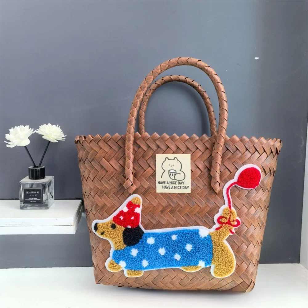 Retro PP Woven Handbags Woven Sausage Dog Straw bag Large Capacity Stripe Weaving basket Women
Retro PP Woven Handbags Woven Sausage Dog Straw bag Large Capacity Stripe Weaving basket Women