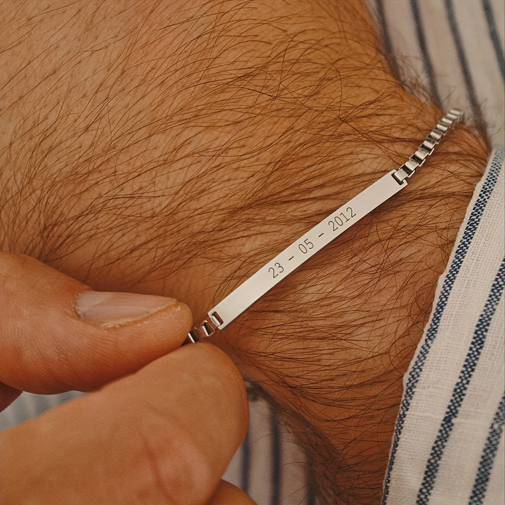 Custom Engraved Men's Bracelet 18K Gold Plated Stainless Steel Bar with Personalized Name & Date Ideal Gift for Boyfriend
Custom Engraved Men's Bracelet 18K Gold Plated Stainless Steel Bar with Personalized Name & Date Ideal Gift for Boyfriend
