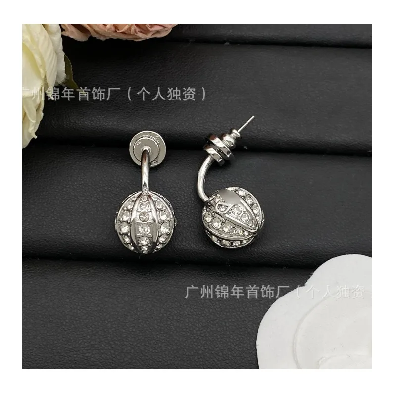 Light Luxury Lantern Ball Full Diamond Rear Hanging Stud Earrings Retro Temperament Letter Earrings High Sense Versatile Commute
Light Luxury Lantern Ball Full Diamond Rear Hanging Stud Earrings Retro Temperament Letter Earrings High Sense Versatile Commute