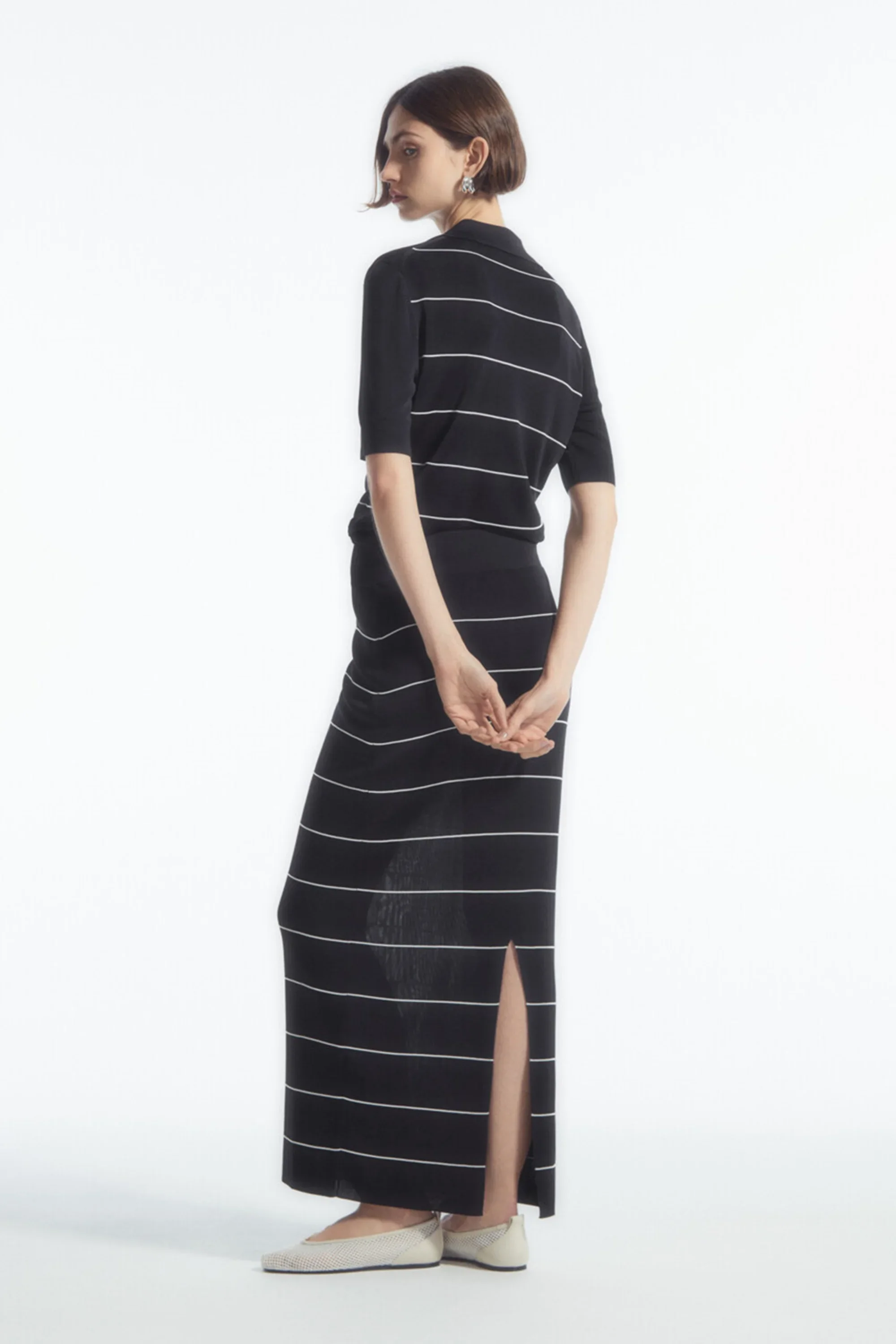 Ethereal MD 2025 cos spring new style of Women's casual slim-fit version thin stripe skirt
Ethereal MD 2025 cos spring new style of Women's casual slim-fit version thin stripe skirt
