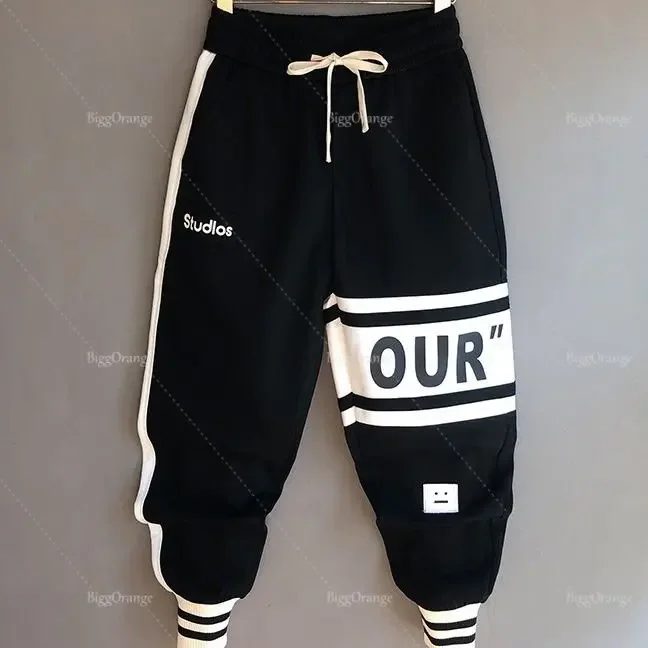 2022 Youth Men's Fashion Brand Splice Color Contrast Casual Pants Personality Fashion Loose Letter Sports Y2k Pants Men Trousers
2022 Youth Men's Fashion Brand Splice Color Contrast Casual Pants Personality Fashion Loose Letter Sports Y2k Pants Men Trousers